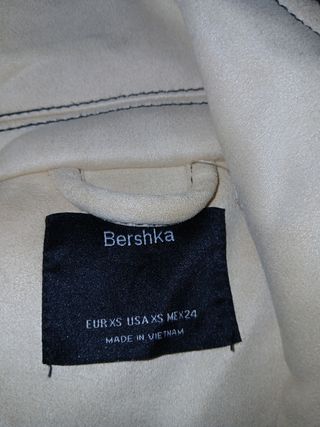 Cazadora efecto ante Bershka beige XS