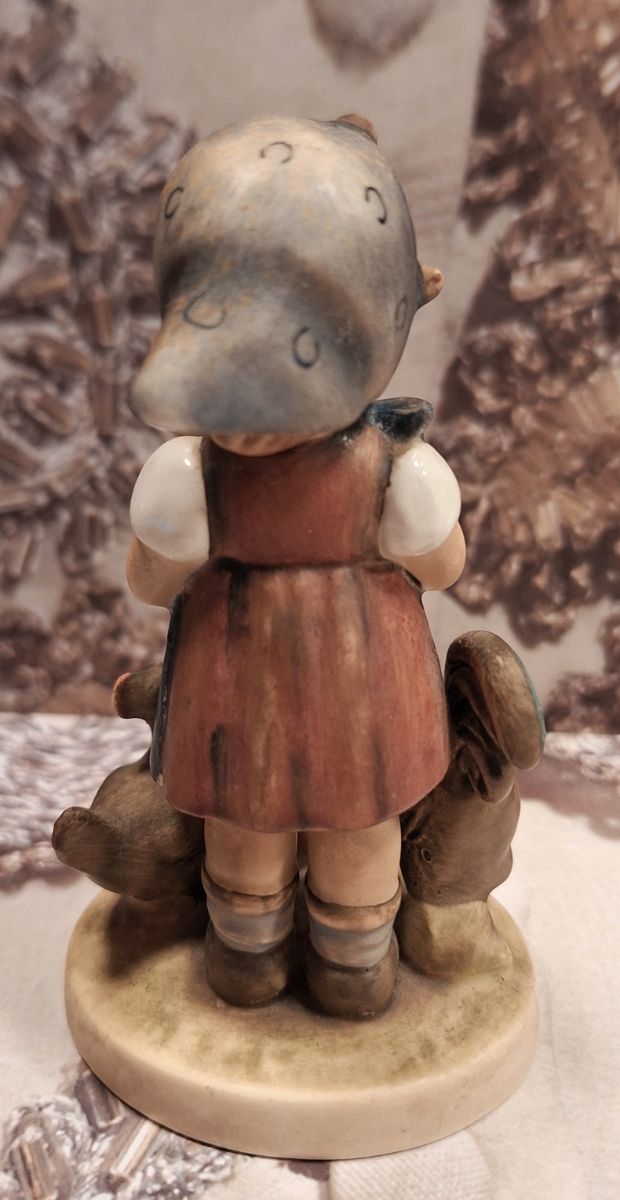 Figura Hummel Goebel Feeding Time. Año 1957. 199/0