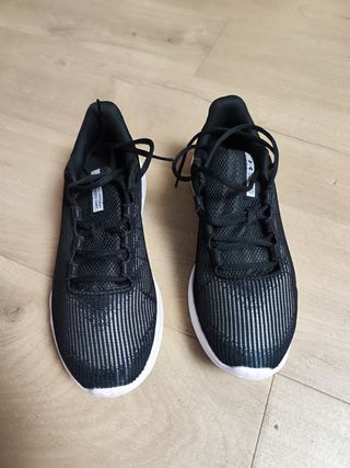 Zapatillas Under Armour mujer talla 40 negras