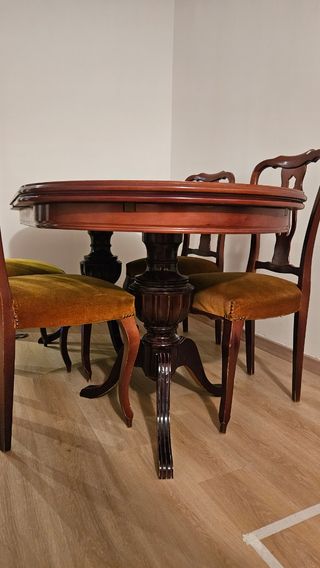 Mesa de comedor de madera extensible con sillas