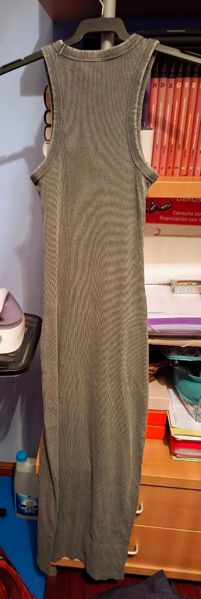 Vestido longo tubo cinza com nervuras Zara