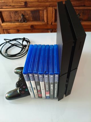 PS4 (PlayStation 4) Negra con Mando y 7 Juegos