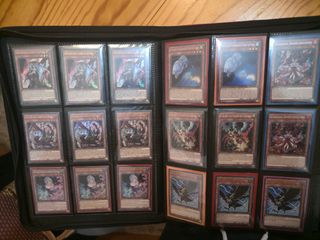 Álbum de cartas Yu-Gi-Oh! Varias rarezas