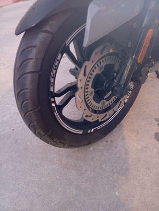 Moto modelo SYM YET x125