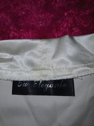 Camisa beige satinada con lazada