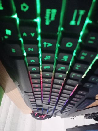 Teclado Mecánico Gaming LED RGB