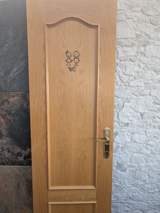 Puerta de madera para baño