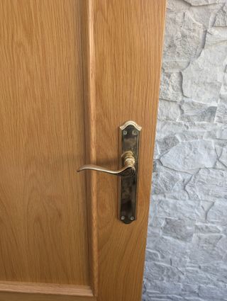 Puerta de madera para baño
