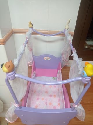 Cuna Baby Born con dosel y accesorios