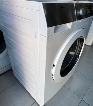LAVADORA AEG DE 9 KILOS 
