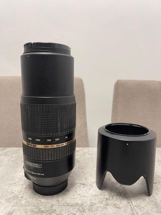 -Cámara Réflex Nikon D5200 + complementos