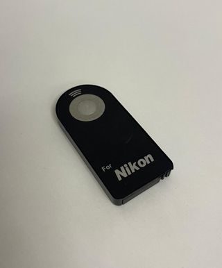 -Cámara Réflex Nikon D5200 + complementos