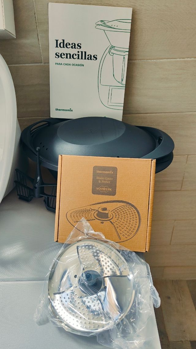 Thermomix TM6 con 2 años garantía