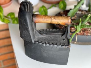 Plancha de carbón antigua