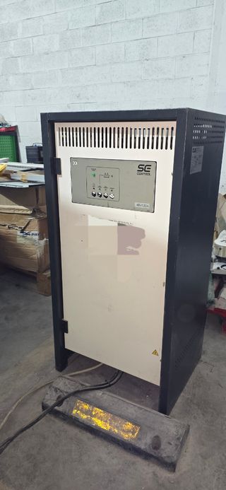 Cargador baterías arrastre SE 48V 120A