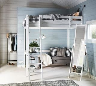 Litera alta blanca de madera Ikea