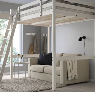 Litera alta blanca de madera Ikea