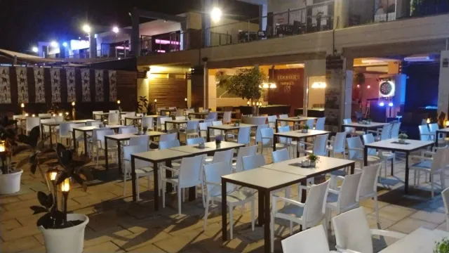 Mesas y sillas de hostelería