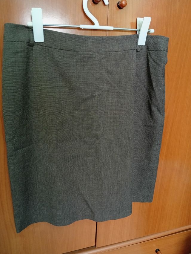 Falda recta gris talla 44