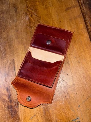 Cartera de cuero artesanal