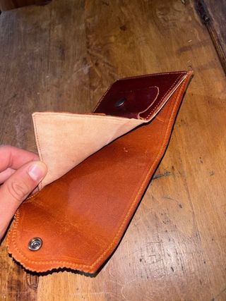 Cartera de cuero artesanal