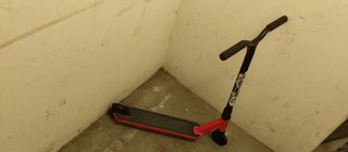 Patinete freestyle rojo y negro