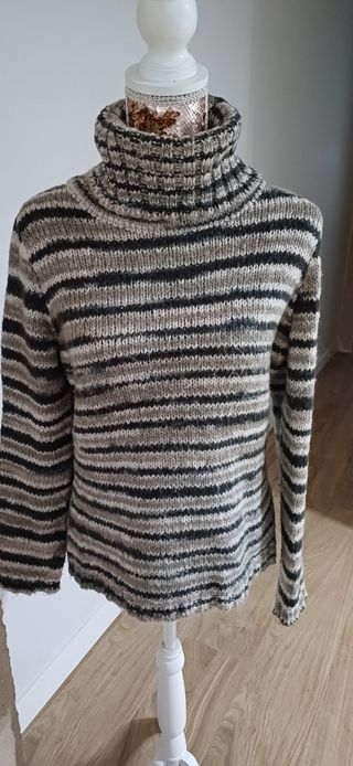 Jersey cuello alto rayas tonos tierra