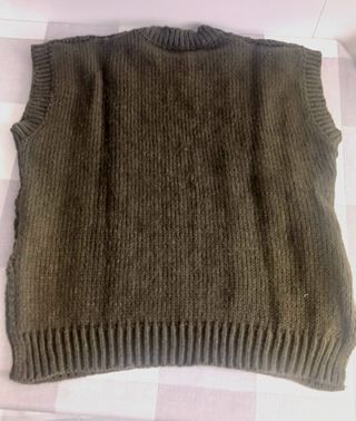 Chaleco tejido cuello redondo verde militar