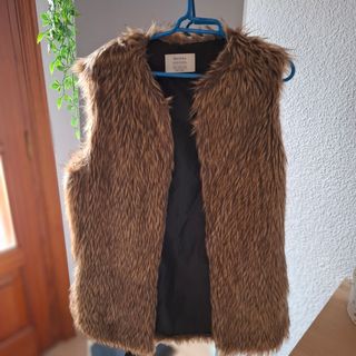 Chaleco pelo Bershka marrón Talla M