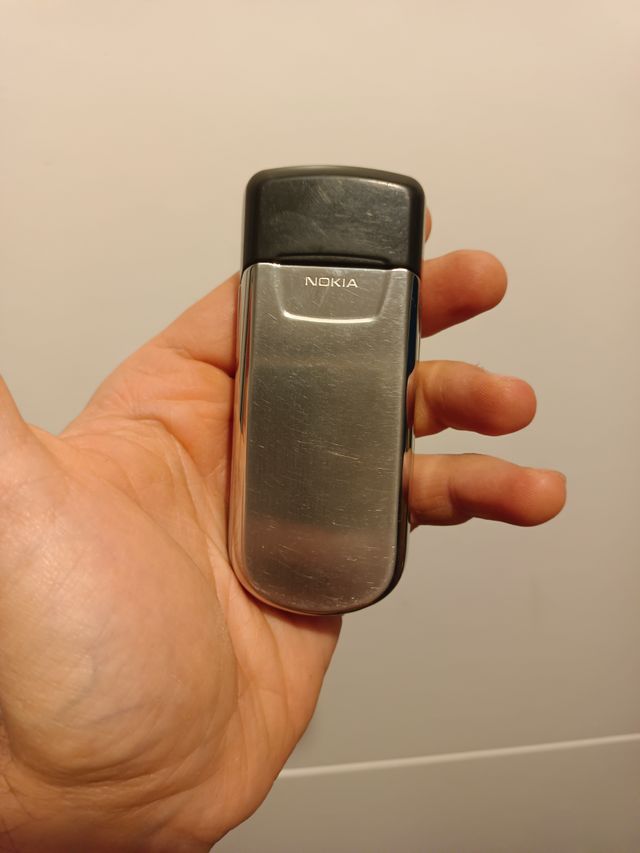 Raro movil coleccion Nokia 8801 Plata