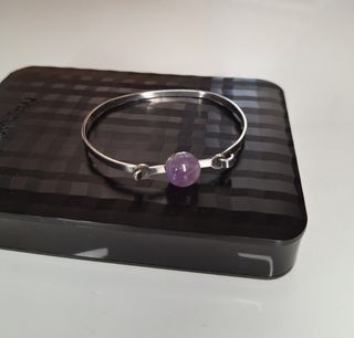 Pulsera plateada con amatista