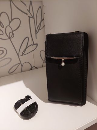 Porta/móvil color negro