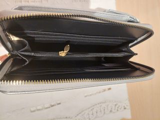 Porta/móvil color negro