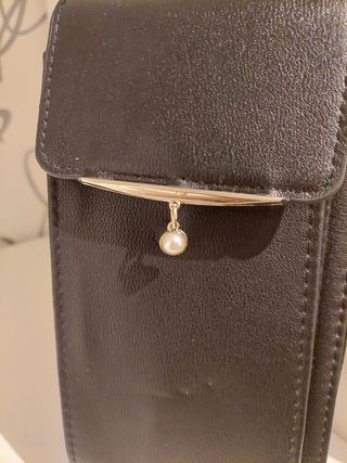 Porta/móvil color negro