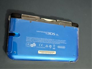 Nintendo 3DS XL Azul metalizado + Funda + Juego