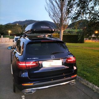 Cofre portaequipaje Mercedes Benz negro Brillante