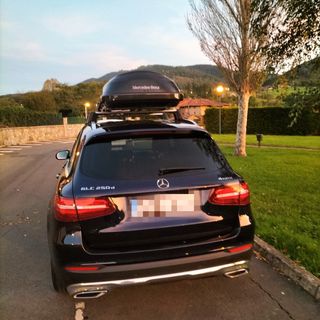 Cofre portaequipaje Mercedes Benz negro Brillante