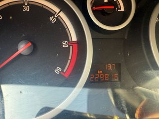 OPEL CORSA GRIS