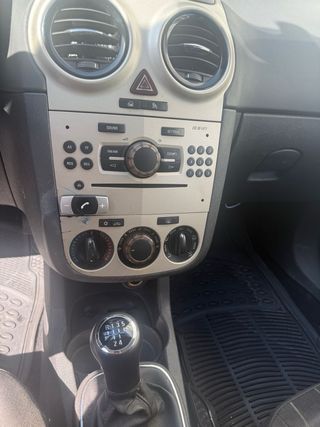 OPEL CORSA GRIS