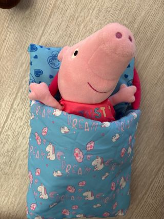 Peluche Peppa Pig en saco de dormir