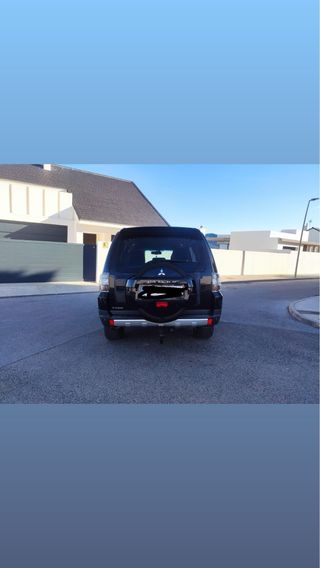 Mitsubishi Pajero 2012