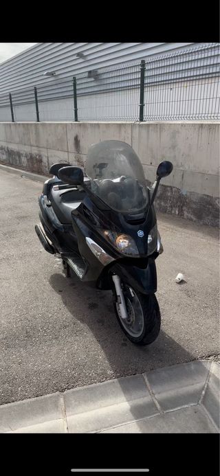 Piaggio X Evo 400