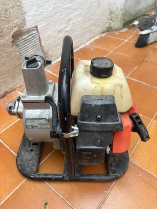 Bomba de agua a gasolina