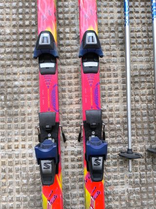 Esquís Salomon y Bastones