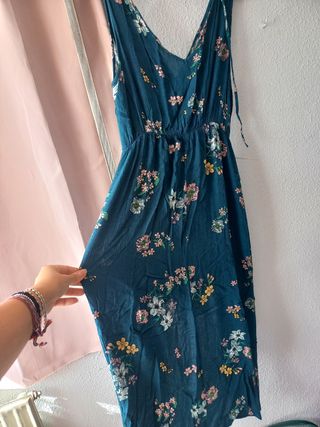 Mono floral estilo vestido azul verdoso