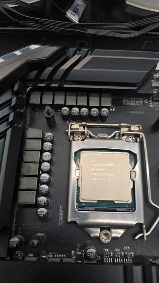 Cpu i5 9600k Gigabyte Z390 Aorus Pro Wifi NZXT X52