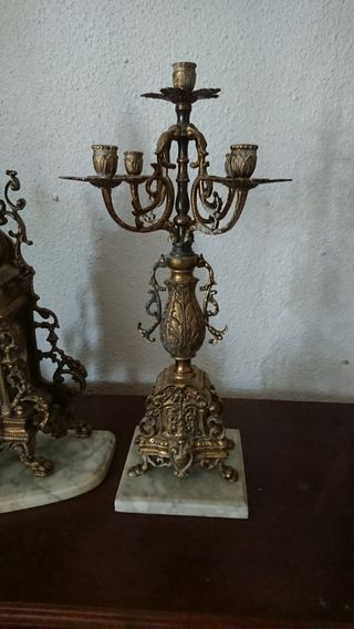Reloj y Candelabros