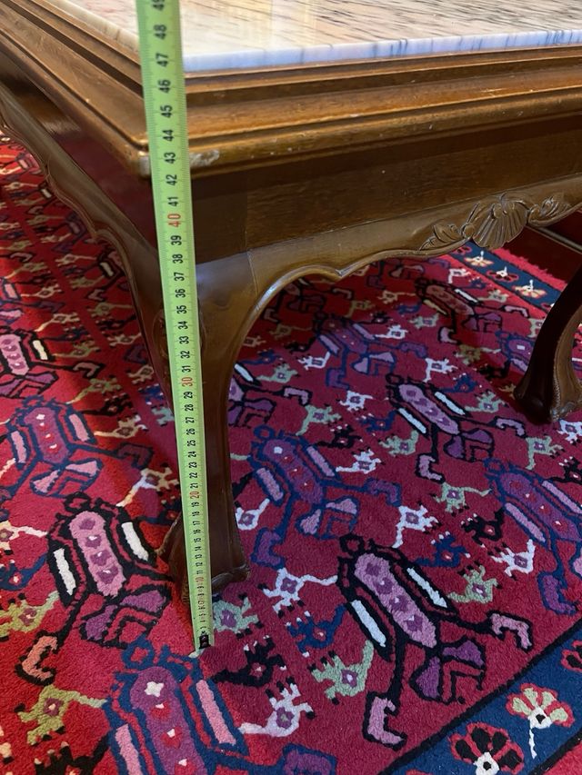 Mesa de centro de mármol y madera