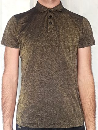 Polo con brillantes dorados 