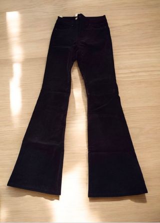 Pantalón de pana negro acampanado